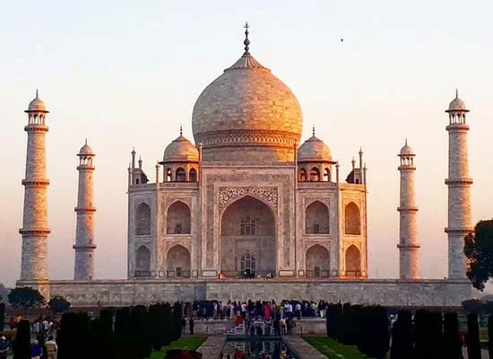 From Delhi: Taj Mahal & Agra Private Day Trip with Transfers